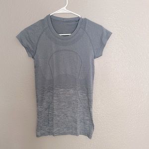 Lululemon Swiftly Tech T-shirt size 4